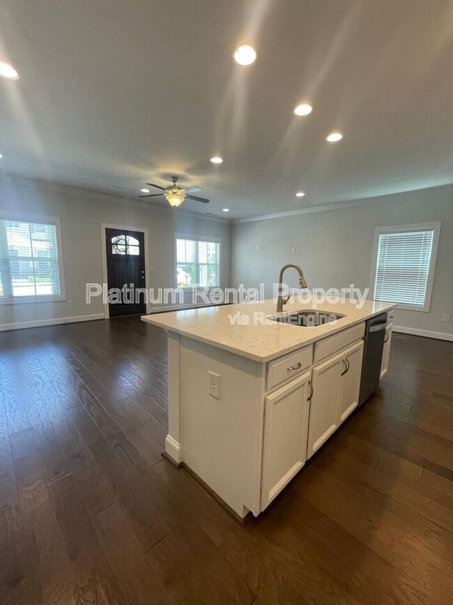 Building Photo - 2312 Echelon Ln