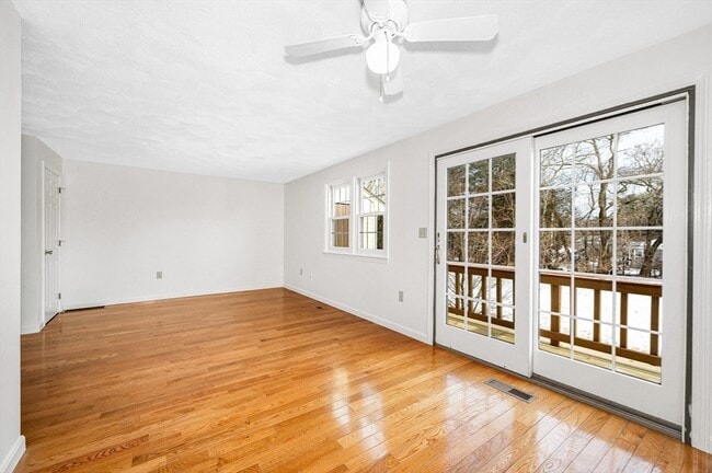 Building Photo - 280 Apache Way