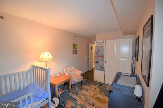 Building Photo - 610 N West St