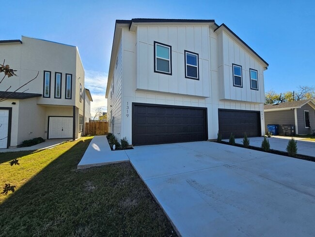 Building Photo - BRAND NEW BUILD!!