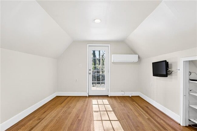 Building Photo - 613 Pelham Rd NE