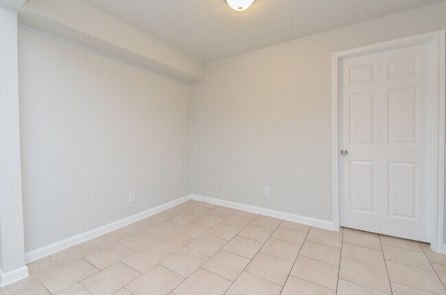 Building Photo - 2118 Thonig Rd