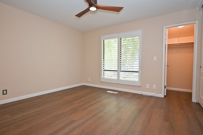 Building Photo - $3190 -- Beautifully Remodeled Townhome in...