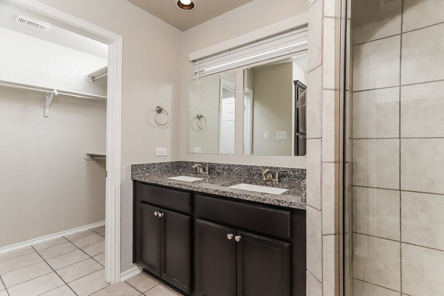 Building Photo - 119 Katy Post