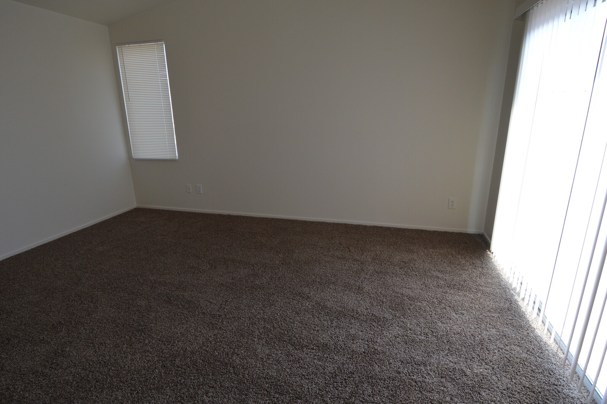 Building Photo - 3632 Sable Palm St