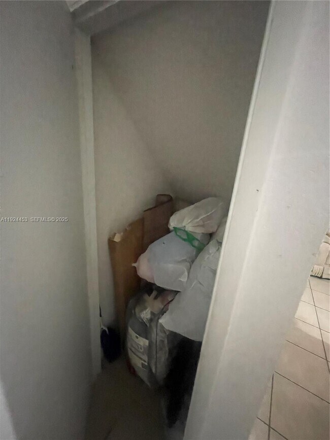 Building Photo - 4852 NW 9th Dr