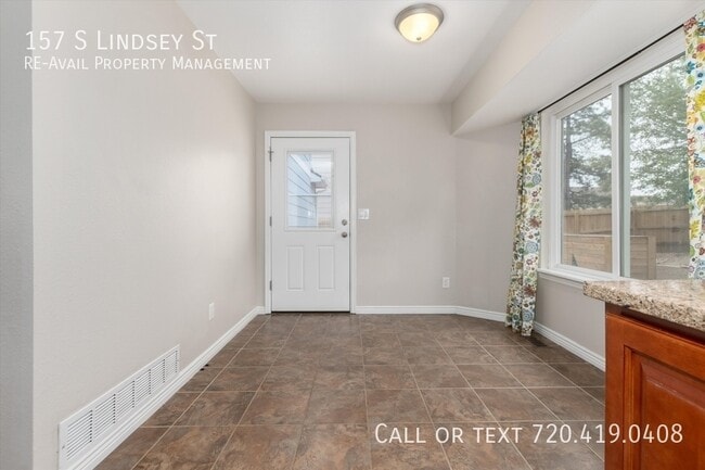 Building Photo - 157 S Lindsey St