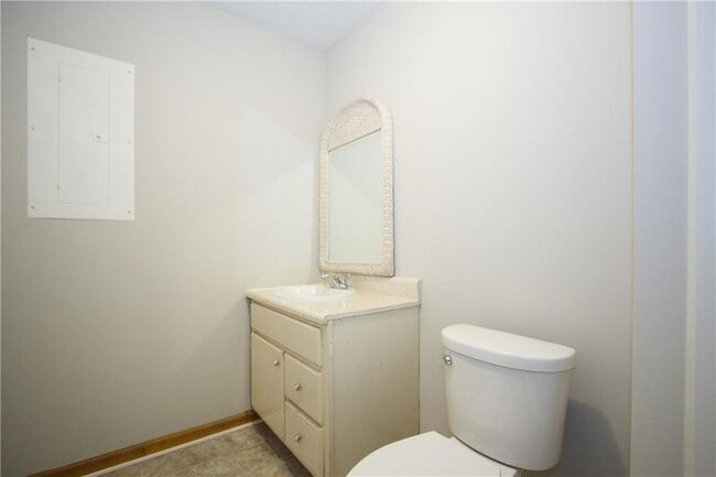 Building Photo - 2420 Green Rd