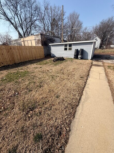 Back yard area - 401 S 22nd St