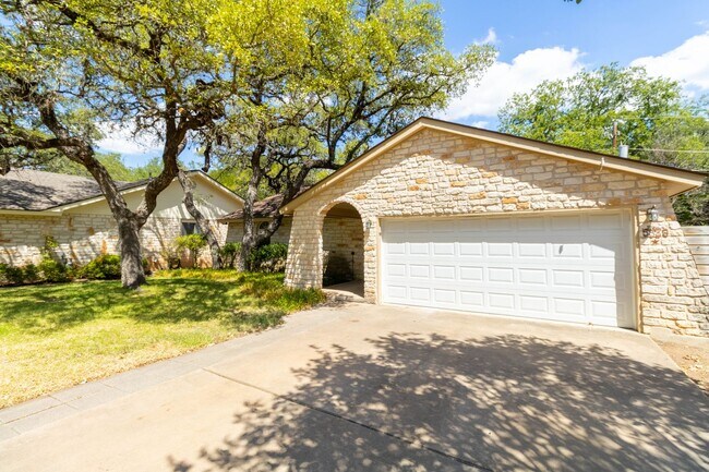 Building Photo - Gorgeous 3 Bedroom, 2 Bathroom Home in Aus...