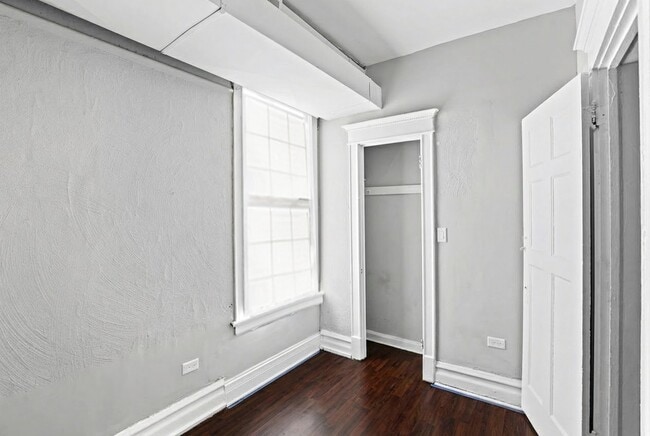 Building Photo - 5341 S Indiana Ave