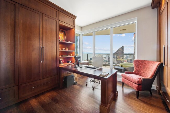 Building Photo - The Escala Condominiums - 3 bedrooms