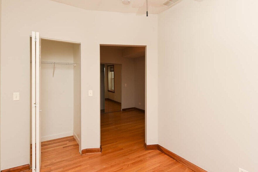 Building Photo - 3243 N Clifton Ave