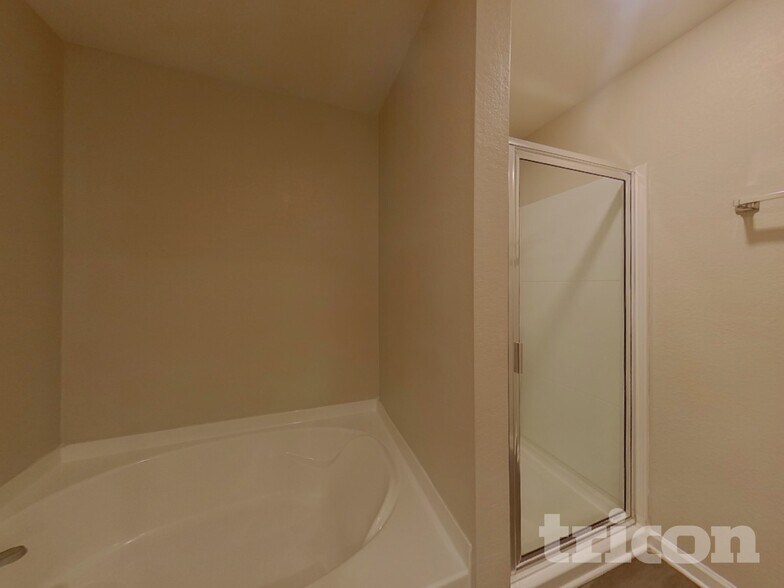 Building Photo - 1392 Deutz Dr