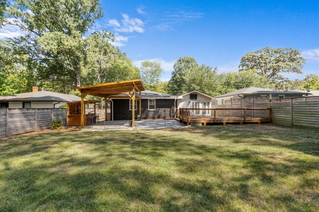 Building Photo - 2115 Bellaire Ave