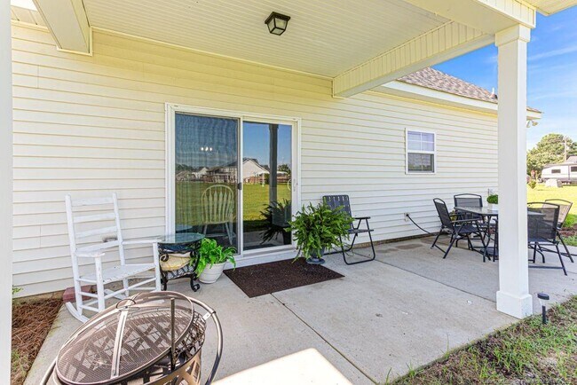 Building Photo - 2935 Duck Pond Rd