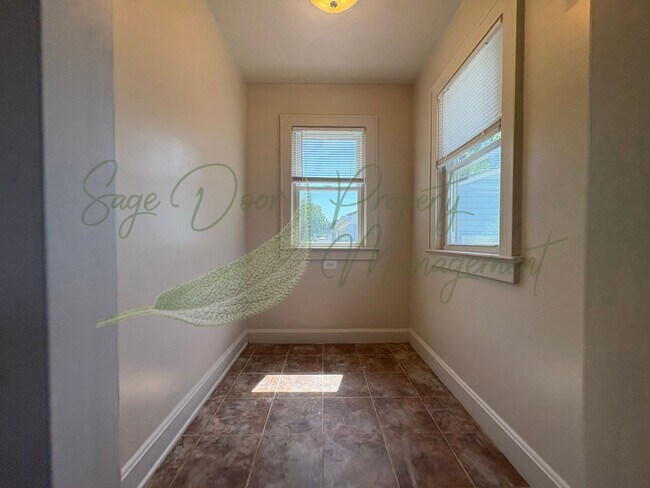 Building Photo - BEAUTIFUL HOME IN INDEPENDENCE!!