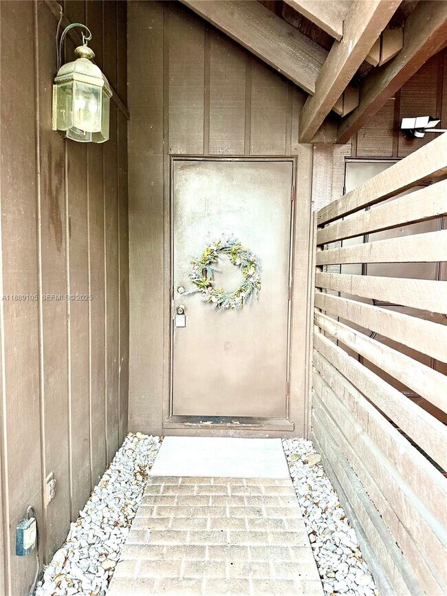 Building Photo - 497 N University Dr