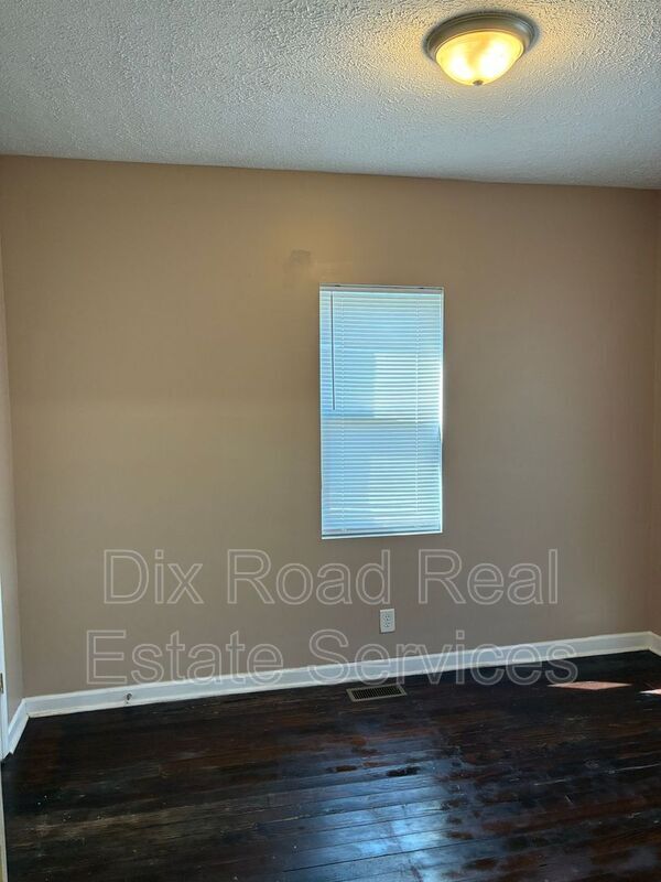 Building Photo - 1904 Baltimore St