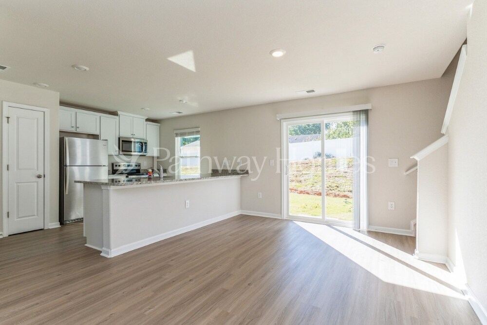 Building Photo - 6316 Lowe Ln