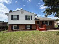 Building Photo - 2846 Envoy Dr