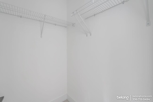 Building Photo - 2120 Opulent Oaks Ln