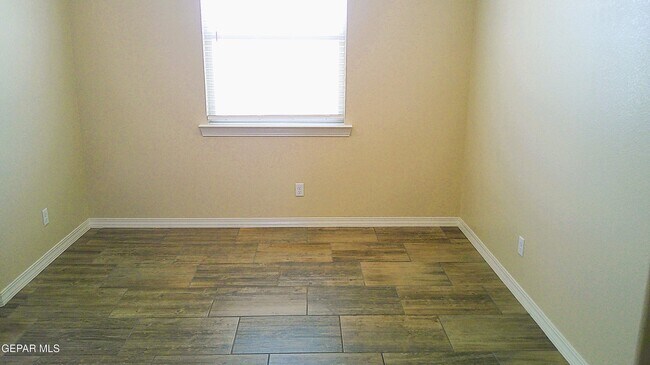 Building Photo - 4620 Marisabel Azcarate St