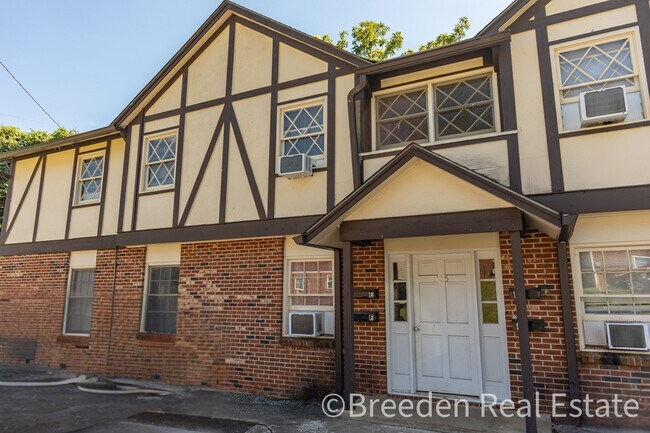 Building Photo - 215 N Anderson St