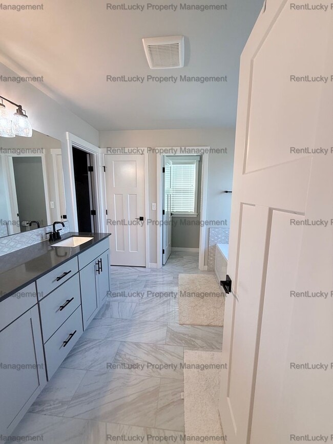 Building Photo - 2024-Built 3-Bedroom Home with Modern Upgr...
