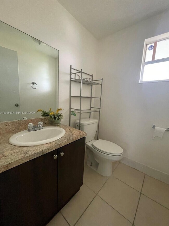 Building Photo - 9375 Fontainebleau Blvd