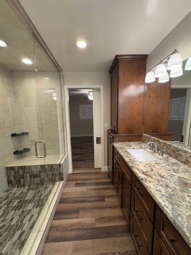 Building Photo - NW Visalia Home Near Country Club coming soon!