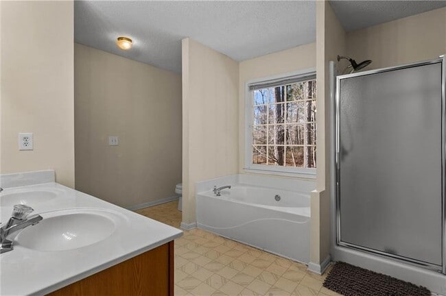 Building Photo - 2155 Southbrook Ridge NW