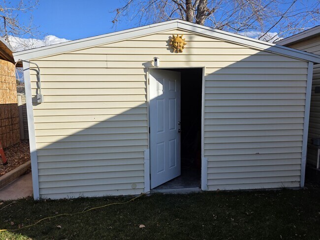 Building Photo - 7105 S 2530 W