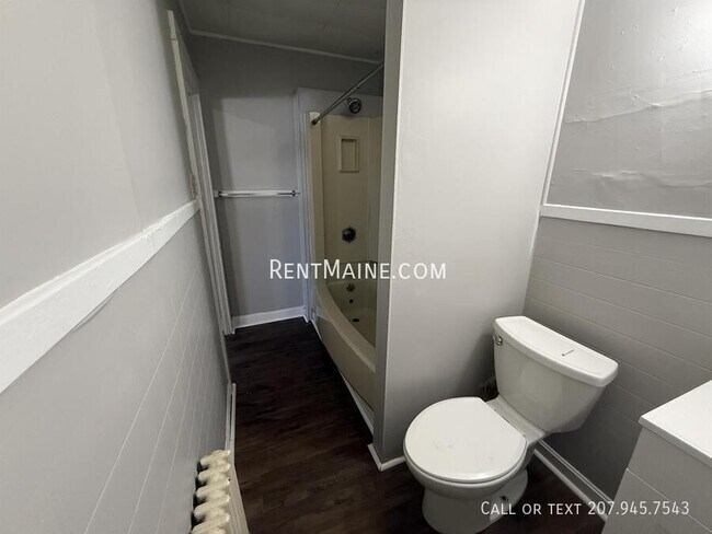 Building Photo - 75 Ohio St