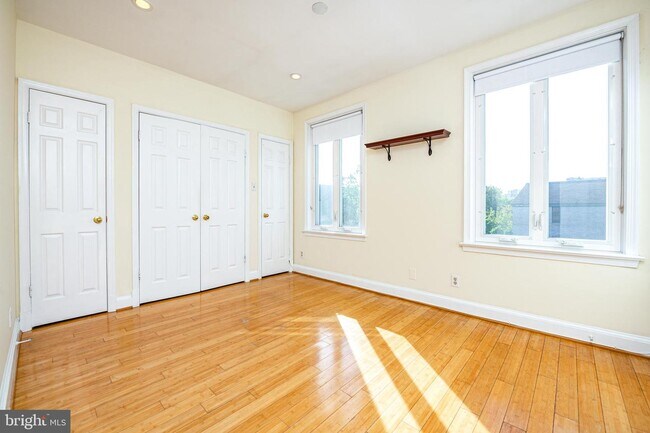 Building Photo - 1201 O St NW