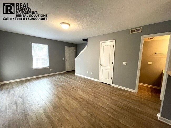 Building Photo - 2 Story Brick Duplex- 2BD/1.5BA Walk to MTSU!