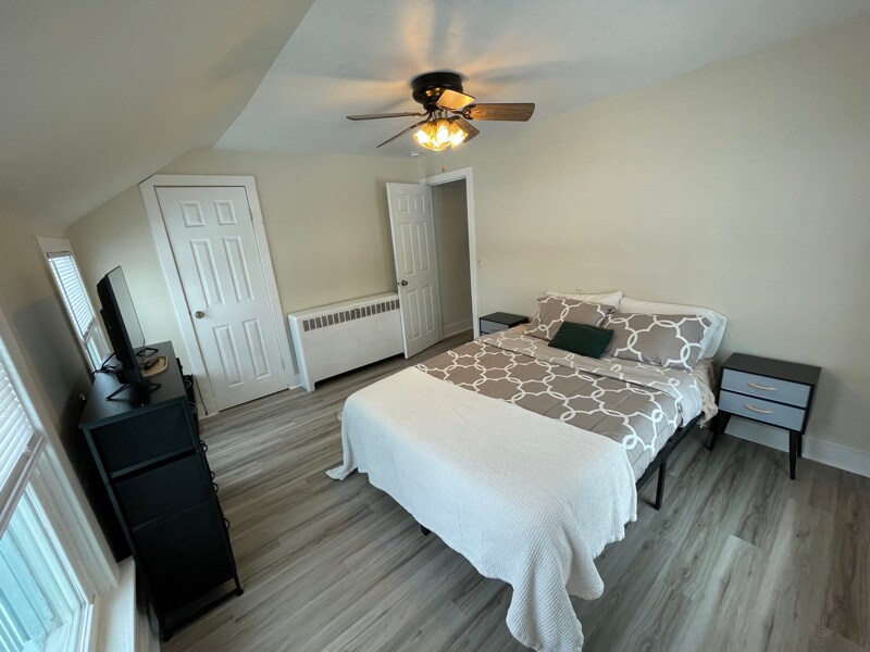 Building Photo - 105 Maple Ct