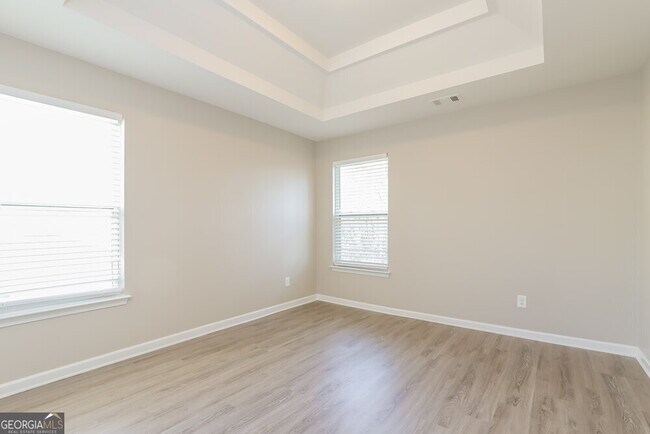 Building Photo - 675 Moonlight Way