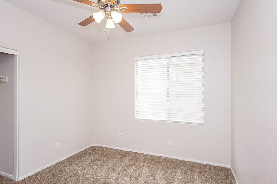 Building Photo - 6460 Hamilton Grove Ave