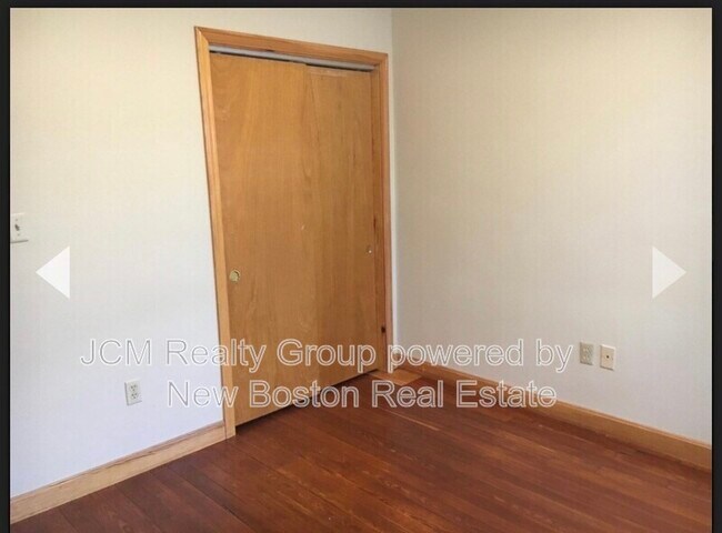 Building Photo - 68 Maverick St