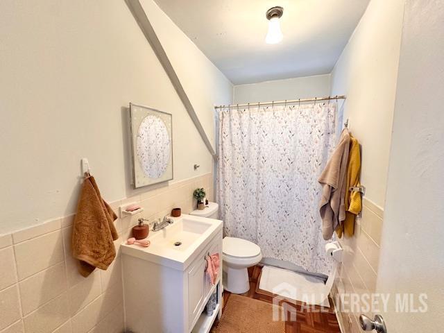 Building Photo - 121 Kossuth St