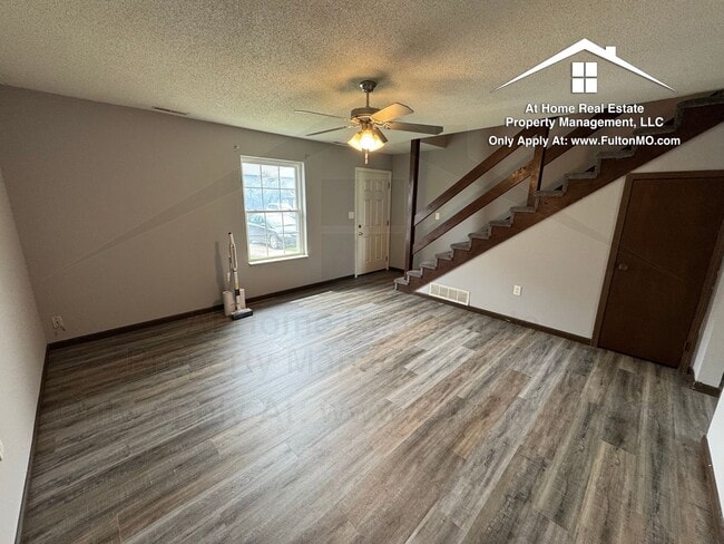 Primary Photo - 533 Collier Ln