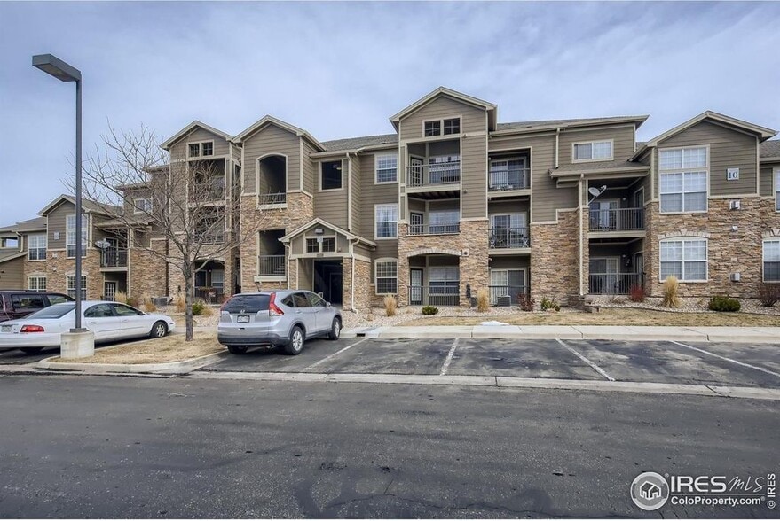 Building Photo - 3035 Blue Sky Cir