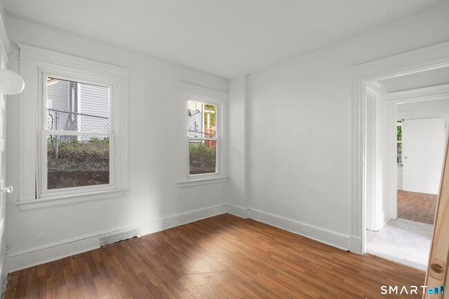 Building Photo - 97 Wall St