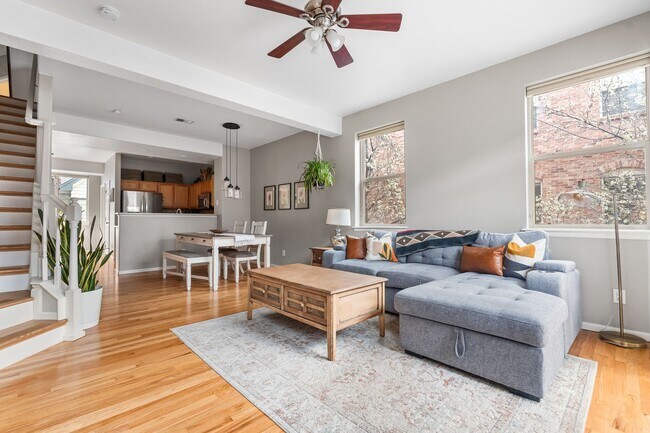 Building Photo - Modern 2-Bed, 2.5-Bath Corner Unit in Arva...