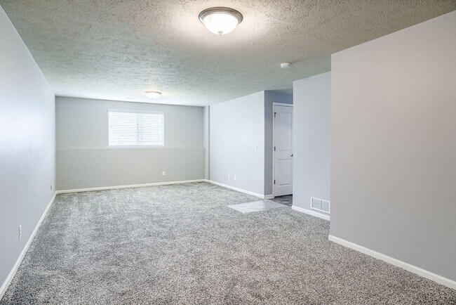 Building Photo - Must See In Whitetail Creek!!