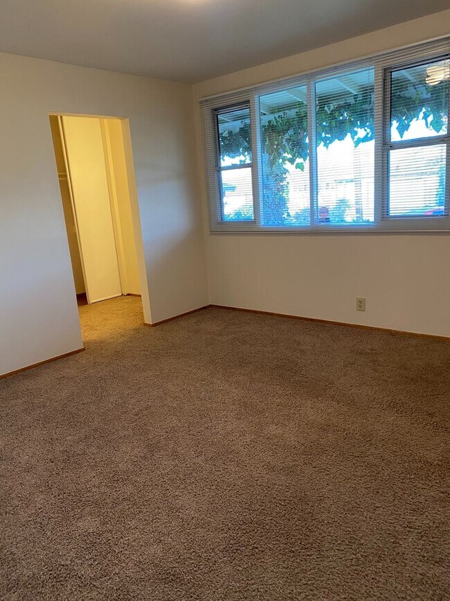 Building Photo - 3139 Baker Dr