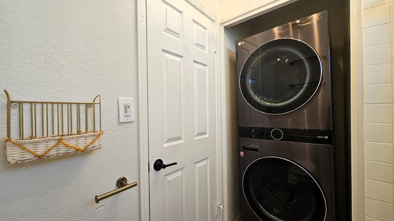 Building Photo - 1025 E Highland Ave