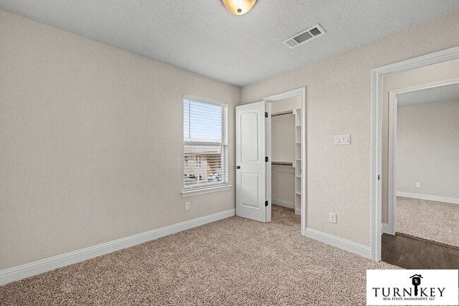 Building Photo - 141-143 Crossbow Ct.