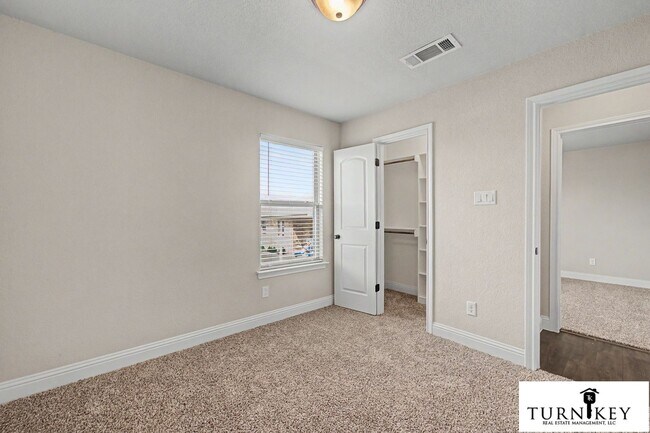 Building Photo - 158-160 Crossbow Ct